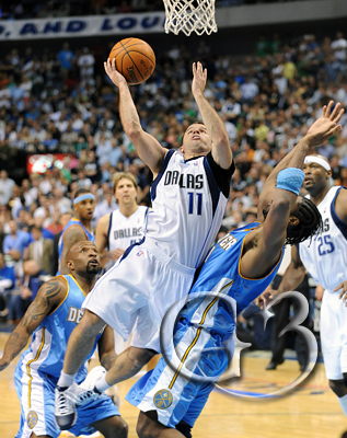 JJ JJ Barea gets by the Denver defense for a layup