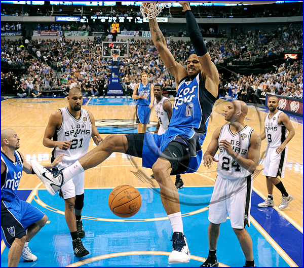 NBA: MAR 18 Spurs at Mavericks Tyson Chandler #6 with a powerful dunk
