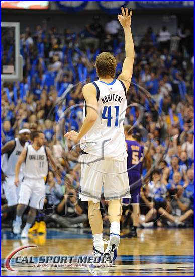 NBA 2011: Lakers vs Mavericks MAY 06 Los Angeles Lakers v Dallas Mavericks Playoffs Dirk Nowitzki #41