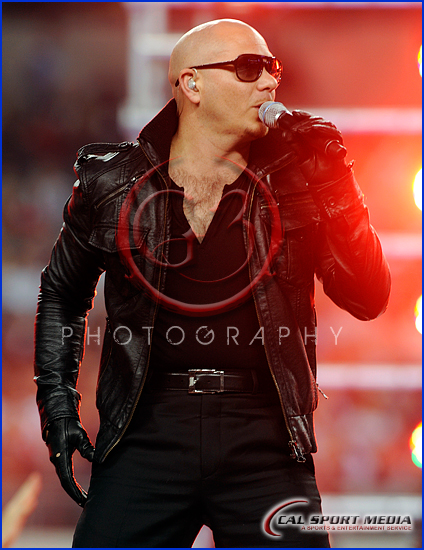 NFL 2011: Dolphins vs Cowboys NOV 24 Miami Dolphins vs Dallas Cowboys Thanksgiving Day Enrique Iglesias and Pitbull