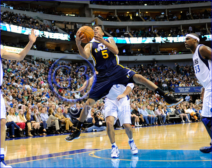 NBA 2012: Jazz vs Mavericks MAR 03 Devin Harris - Utah Jazz